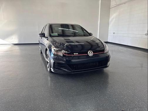 2018 Volkswagen Golf GTI 2.0T S 4-Door