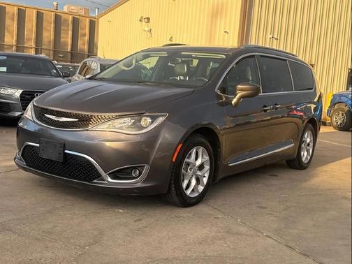 2018 Chrysler Pacifica Touring-L