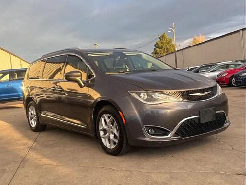 2018 Chrysler Pacifica Touring-L