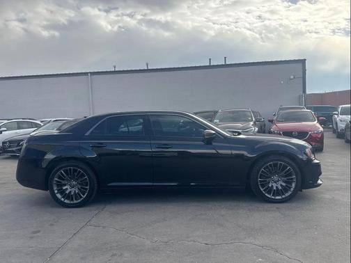 2013 Chrysler 300C Varvatos Collection