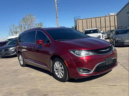 2018 Chrysler Pacifica Touring-L