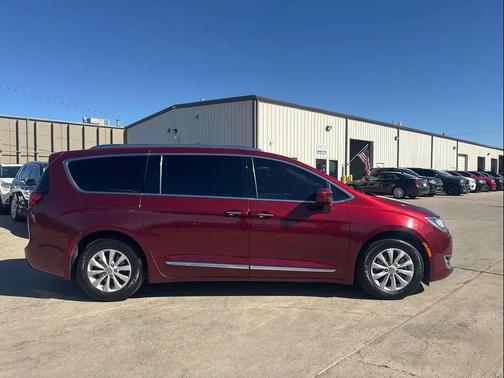 2018 Chrysler Pacifica Touring-L