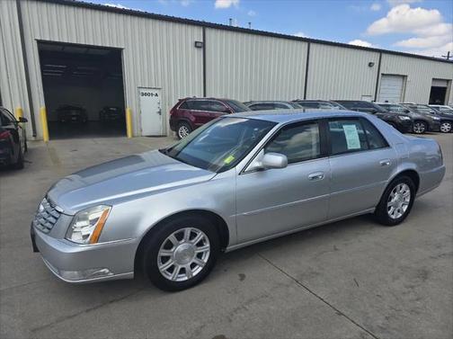 2010 Cadillac DTS Base