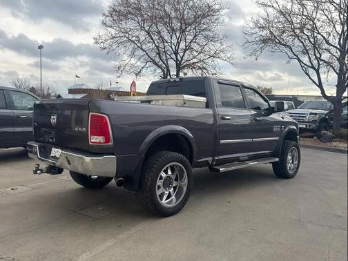 2018 RAM 2500 Laramie Crew Cab 4x4 6'4' Box