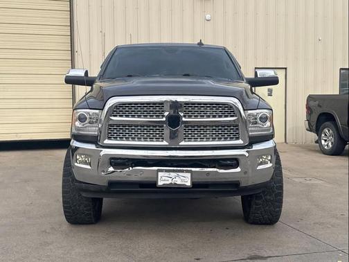 2018 RAM 2500 Laramie Crew Cab 4x4 6'4' Box