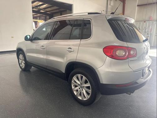 2010 Volkswagen Tiguan SE