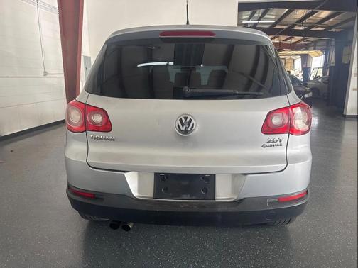 2010 Volkswagen Tiguan SE