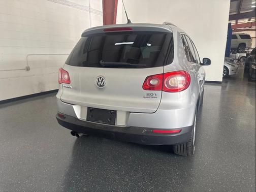 2010 Volkswagen Tiguan SE