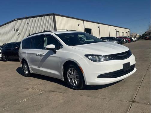 2020 Chrysler Voyager LXI