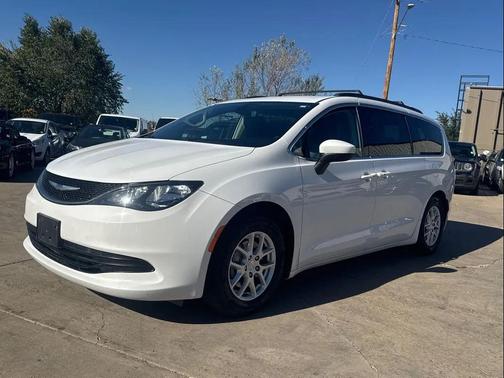 2020 Chrysler Voyager LXI