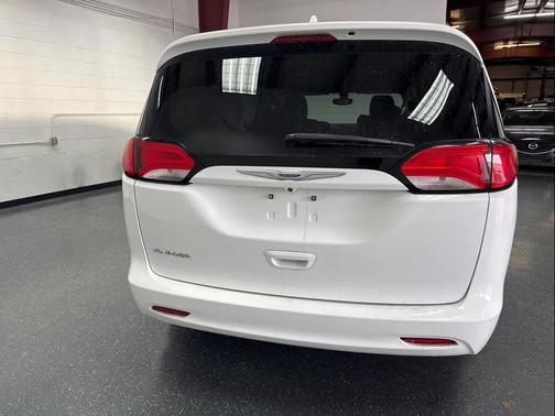 2020 Chrysler Voyager LXI