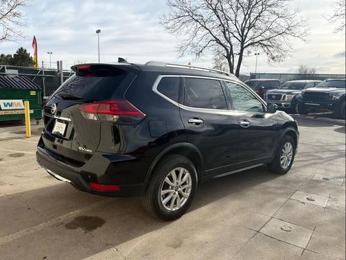 2020 Nissan Rogue SV