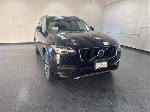 2016 Volvo XC90 T6 Momentum