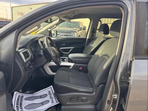 2018 Nissan Titan SV