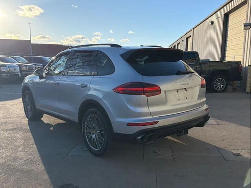 2016 Porsche Cayenne Cayenne