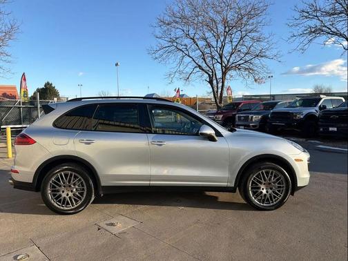 2016 Porsche Cayenne Cayenne