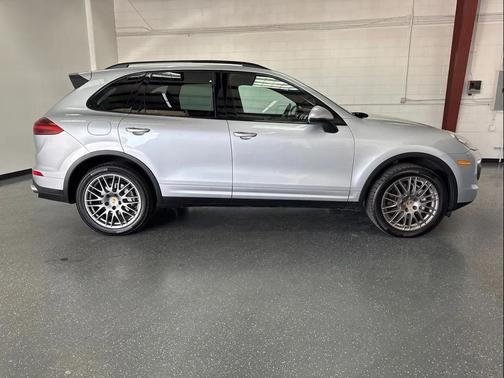 2016 Porsche Cayenne Cayenne