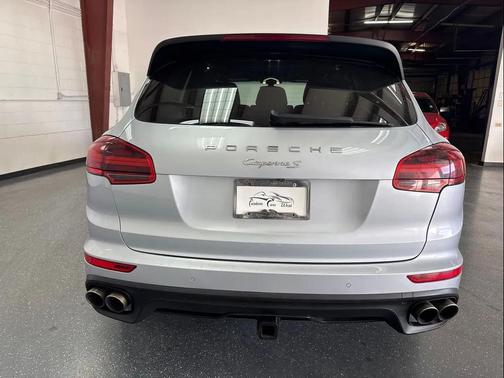 2016 Porsche Cayenne Cayenne