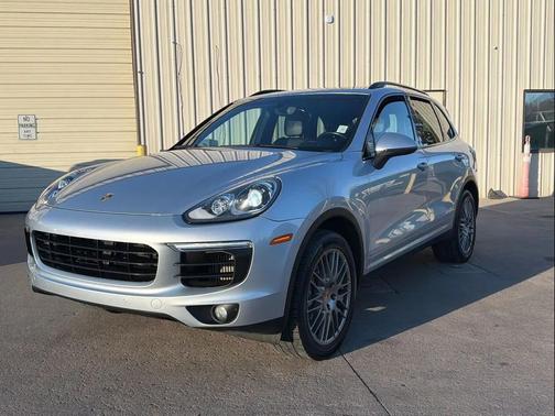 2016 Porsche Cayenne Cayenne