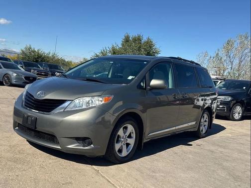 2011 Toyota Sienna LE