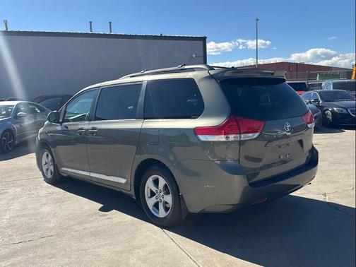 2011 Toyota Sienna LE