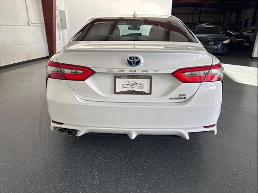 2018 Toyota Camry Hybrid SE