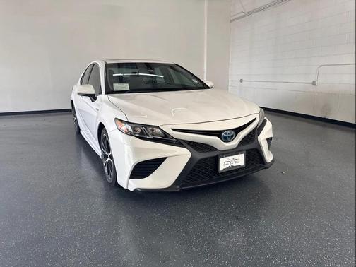 2018 Toyota Camry Hybrid SE
