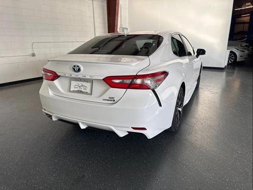 2018 Toyota Camry Hybrid SE