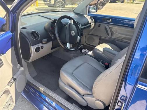 2008 Volkswagen New Beetle S