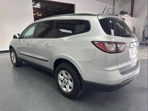 2017 Chevrolet Traverse LS