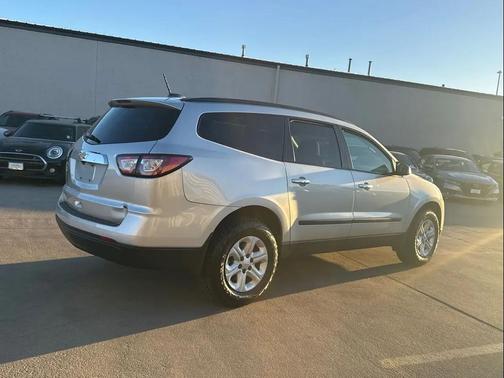 2017 Chevrolet Traverse LS