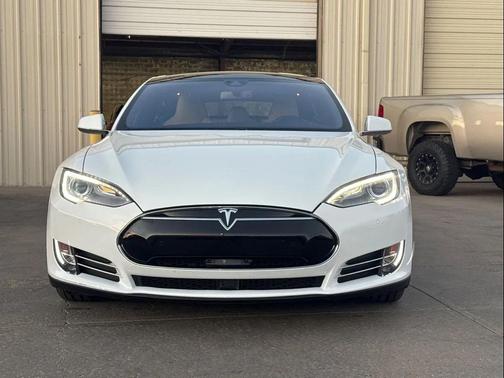 2015 Tesla Model S 85D