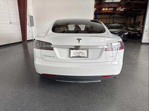 2015 Tesla Model S 85D