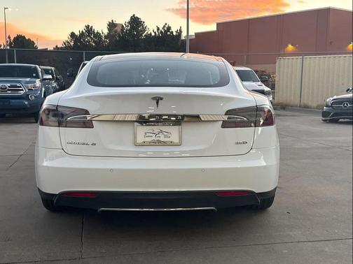 2015 Tesla Model S 85D