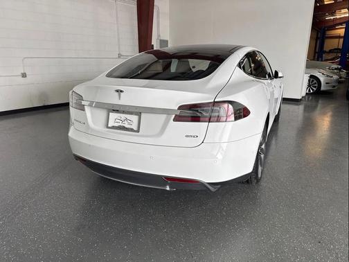 2015 Tesla Model S 85D