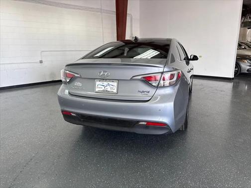 2016 Hyundai SONATA Hybrid Limited