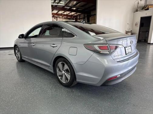 2016 Hyundai SONATA Hybrid Limited