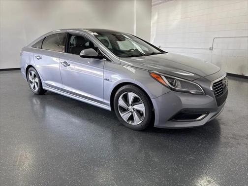 2016 Hyundai SONATA Hybrid Limited