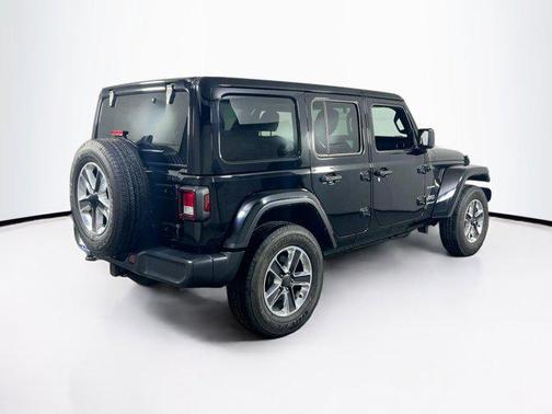 2023 Jeep Wrangler 4-Door Sahara 4x4