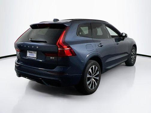 2024 Volvo XC60 B5 Plus Dark Theme
