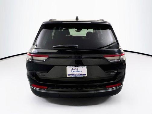 Diamond Black Crystal Pearlcoat 2023 Jeep Grand Cherokee Limited