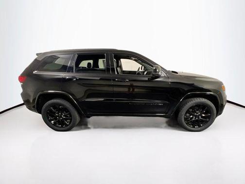 2022 Jeep Grand Cherokee Laredo