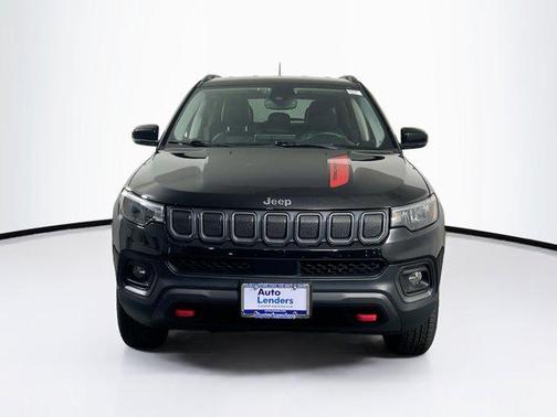 Diamond Black Crystal Pearlcoat 2022 Jeep Compass Trailhawk