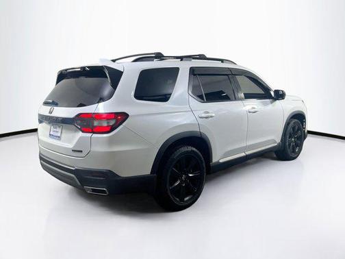 2023 Honda Pilot Touring 8-Passenger