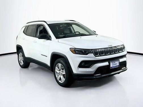 Bright White Clearcoat 2022 Jeep Compass Latitude