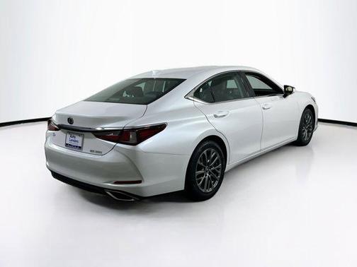 2022 Lexus ES 350 Base