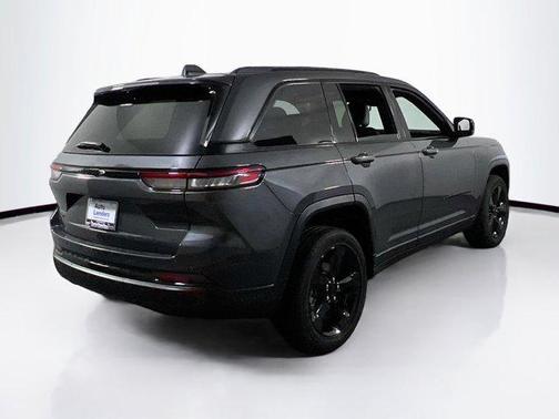 2022 Jeep Grand Cherokee Altitude