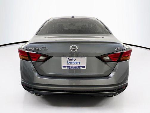 2020 Nissan Altima SR FWD