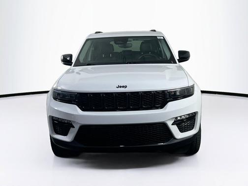 Bright White Clearcoat 2023 Jeep Grand Cherokee Limited