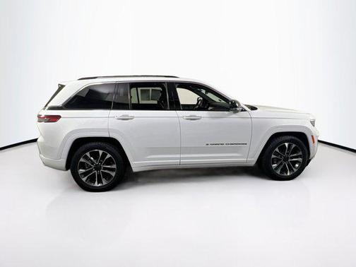 2022 Jeep Grand Cherokee Overland